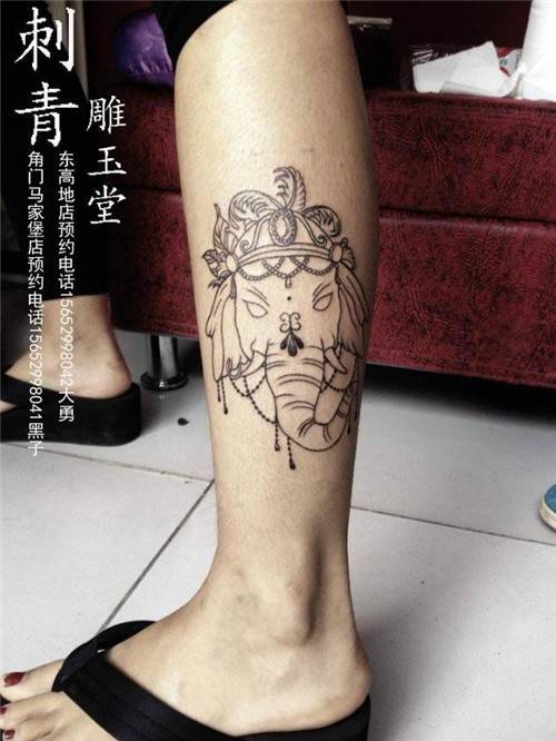 个性创意的腿部大象刺青纹身