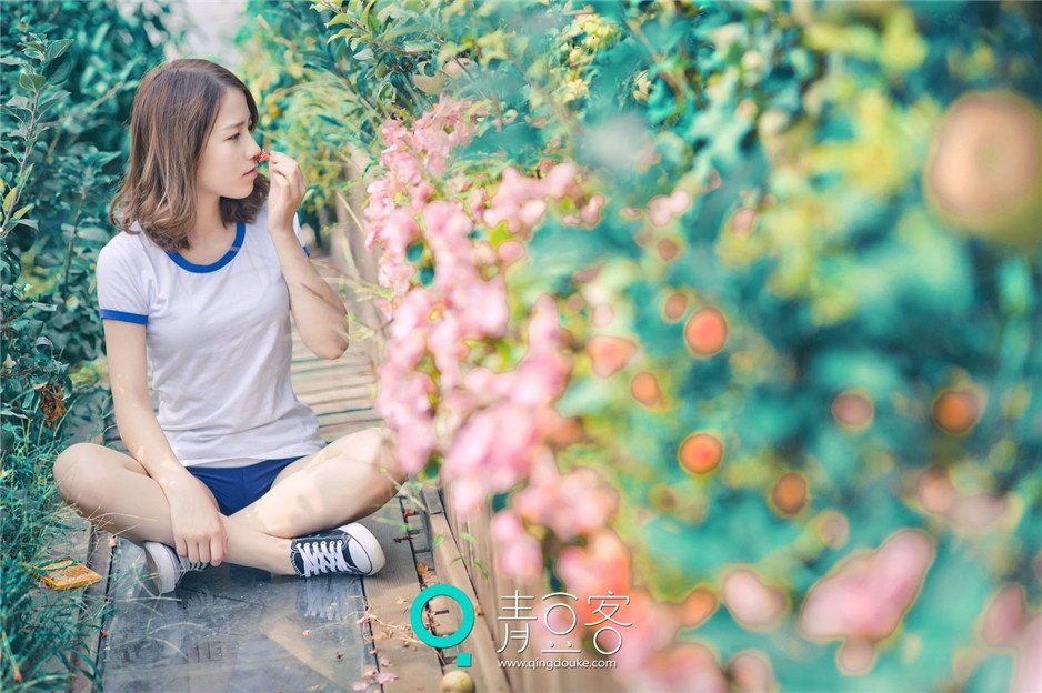 混血小美女哈拿户外清纯写真