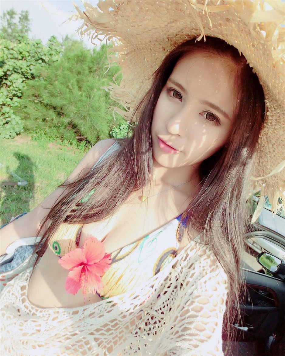 台湾正妹陈可颉高清性感美图