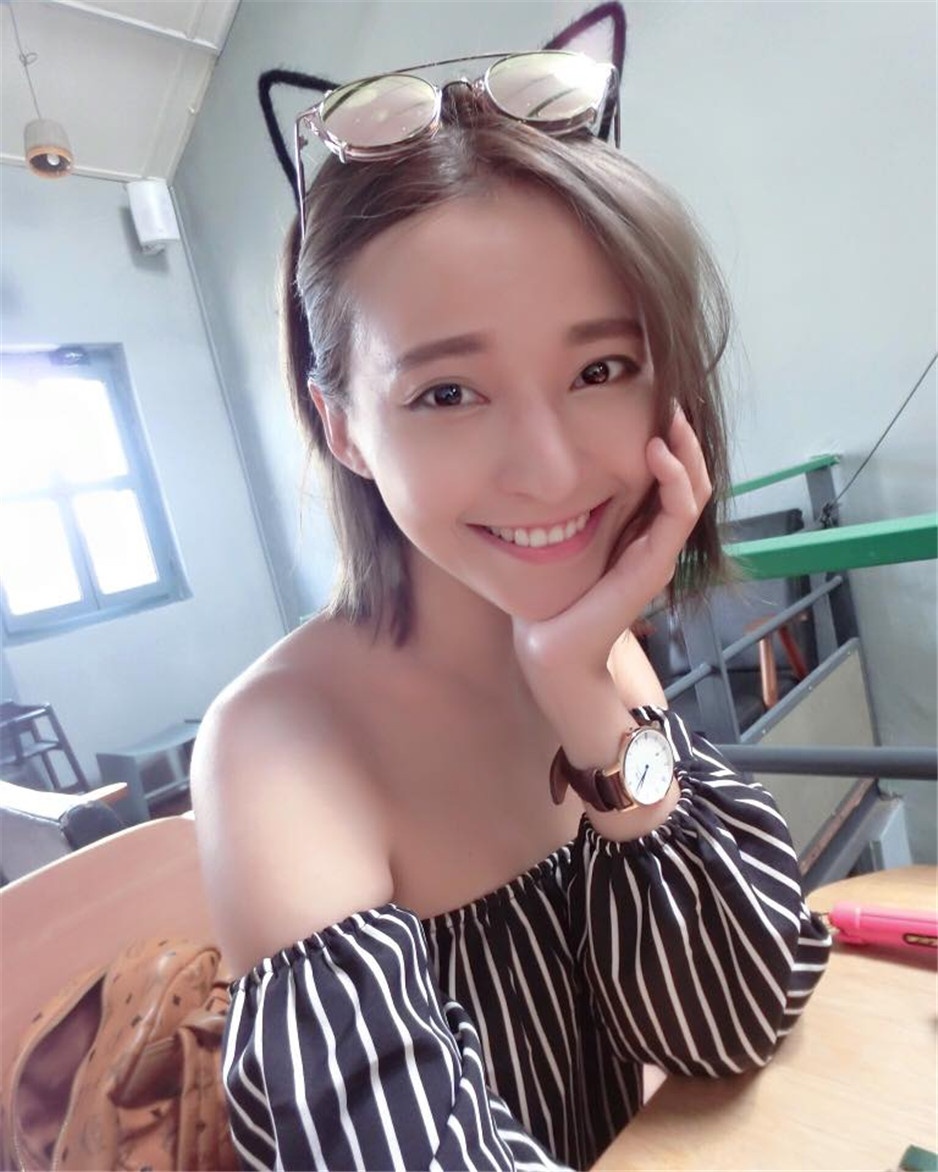马来西亚美女林莉帏性感自拍图片