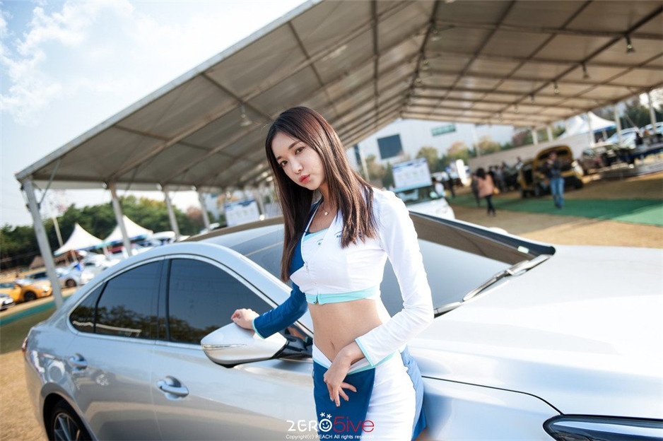 韩国可爱美女文架景户外清纯照片