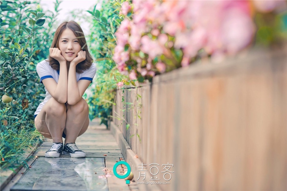 混血小美女哈拿户外清纯写真