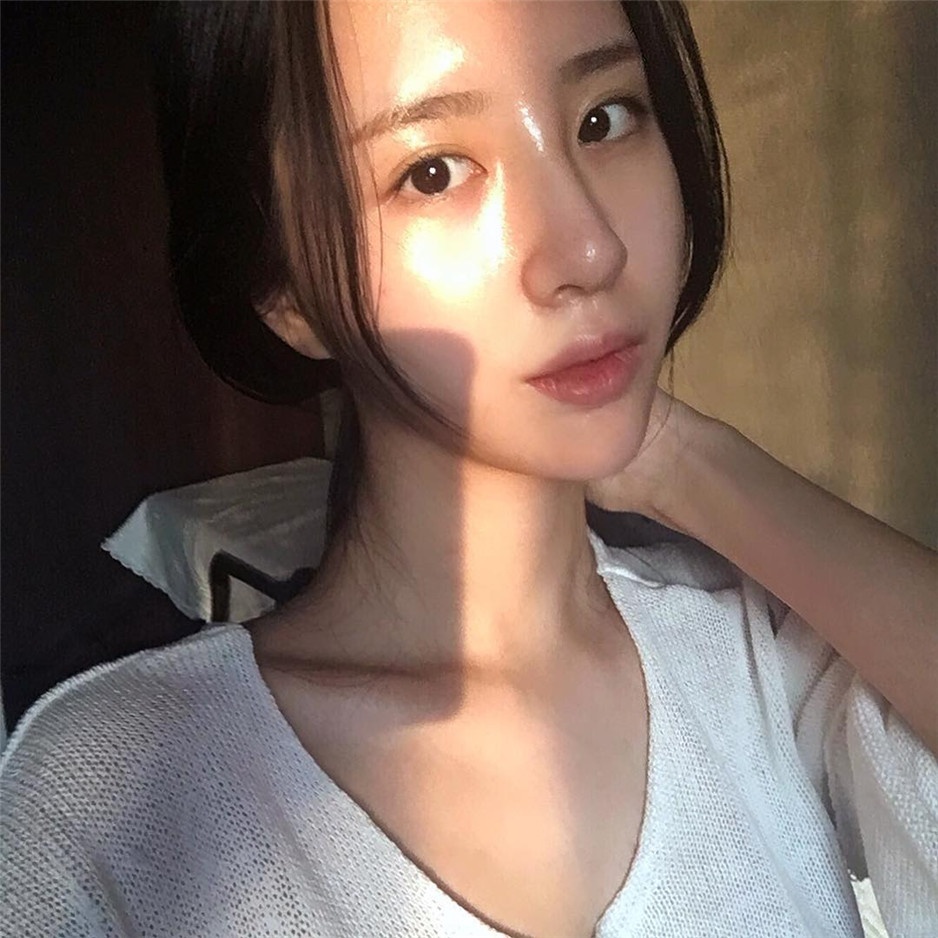 韩国网络美女Daunni自拍照片