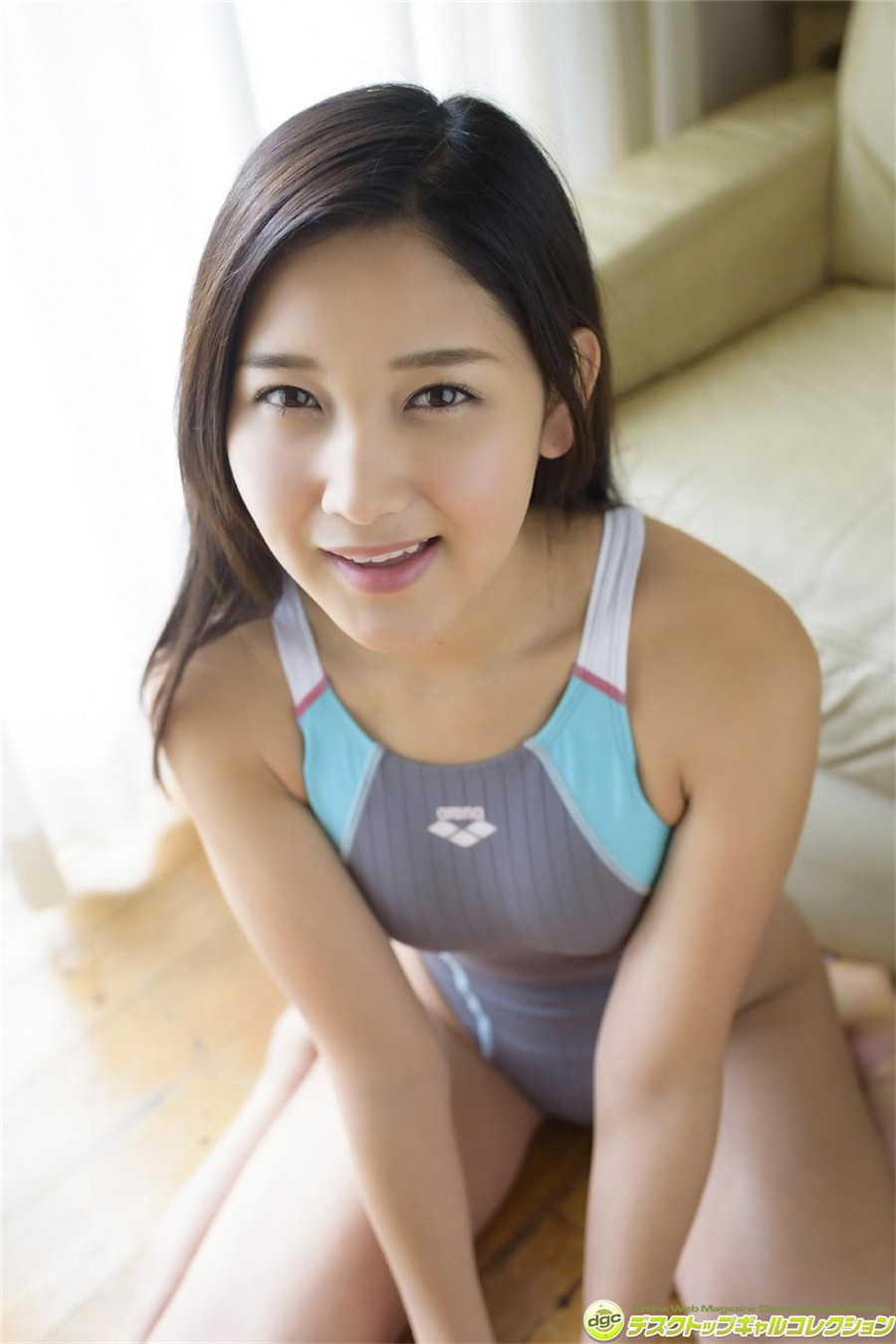 日本模特美女小岛美优泳装迷人写真