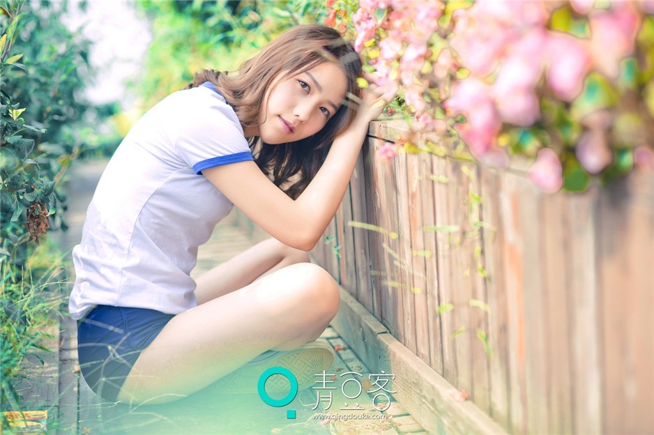 混血小美女哈拿户外清纯写真