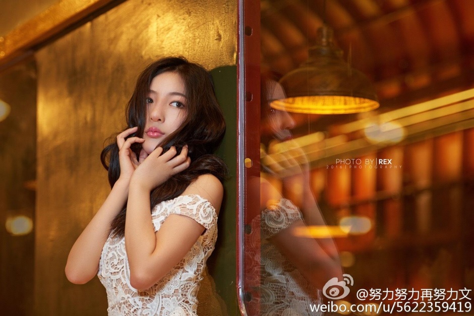 90后模特儿UU阿文微博养眼写真