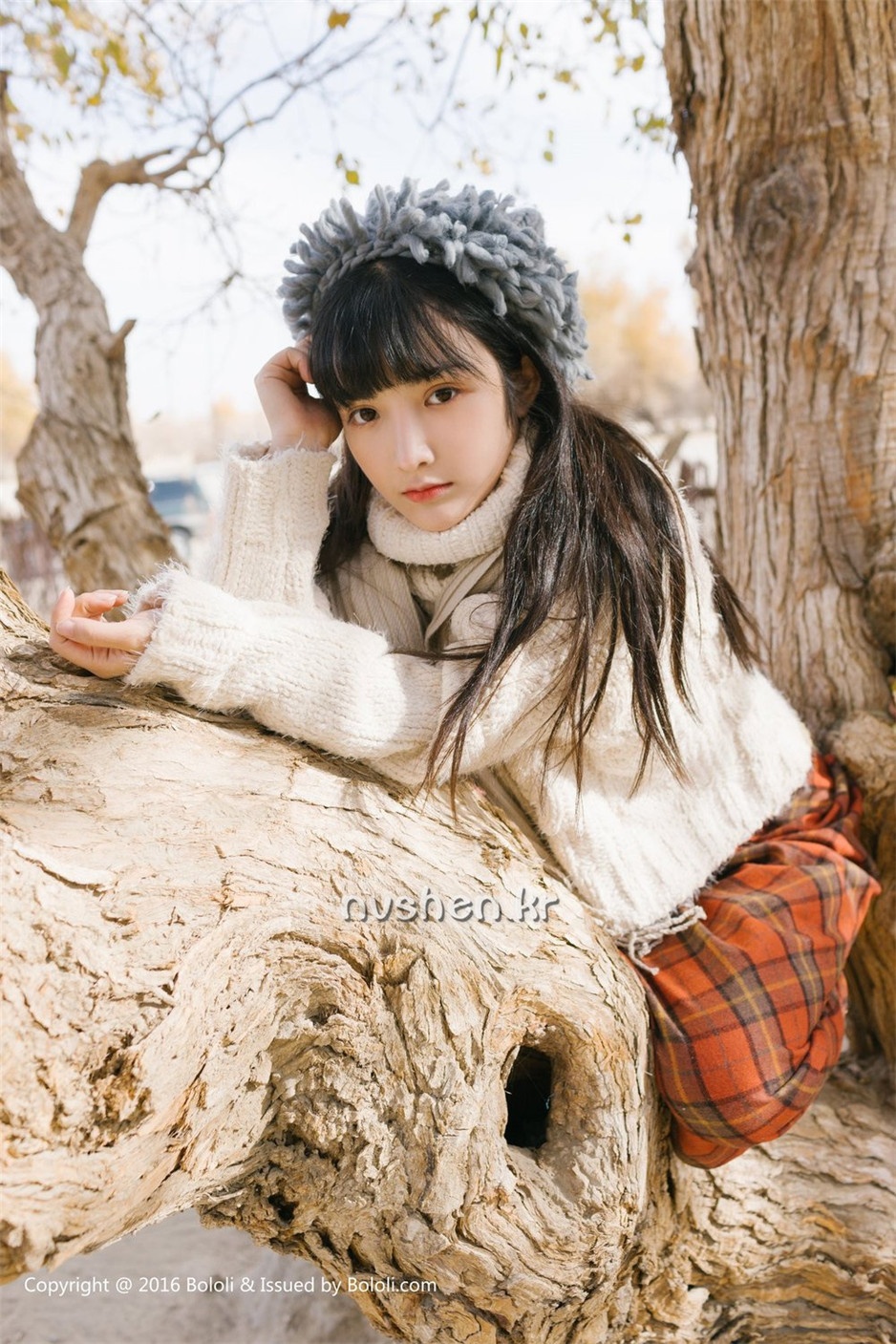 清纯美女萝莉之应沙漠旅拍写真