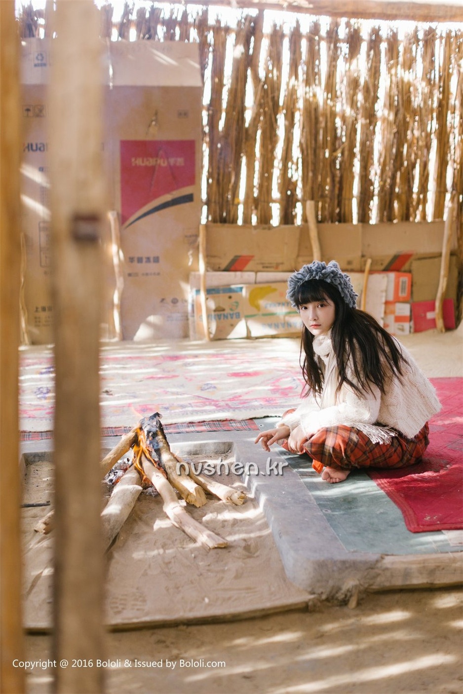 清纯美女萝莉之应沙漠旅拍写真