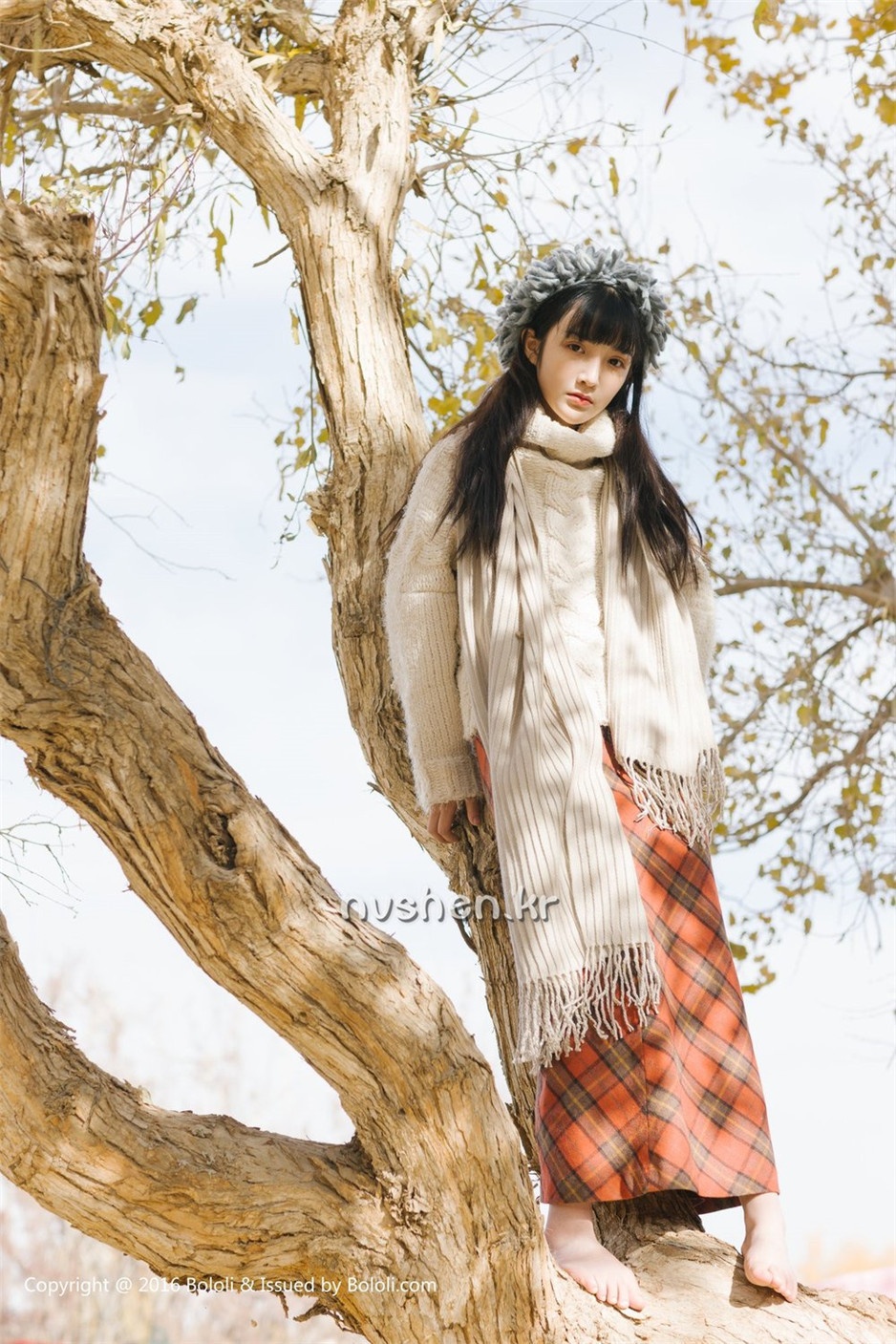 清纯美女萝莉之应沙漠旅拍写真