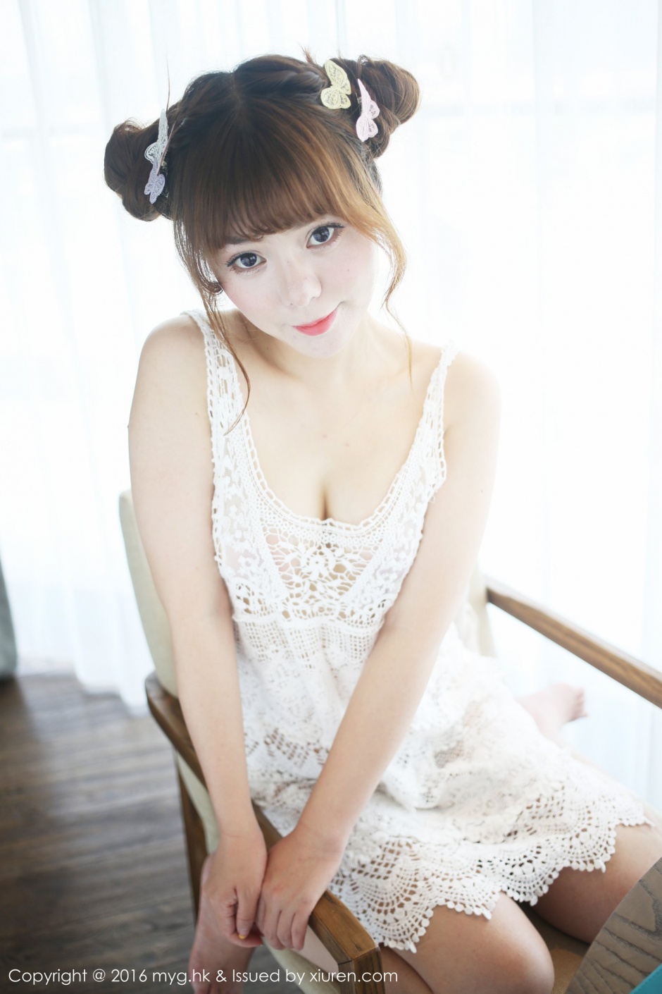 90后性感美眉粉芭比VV比基尼私房照