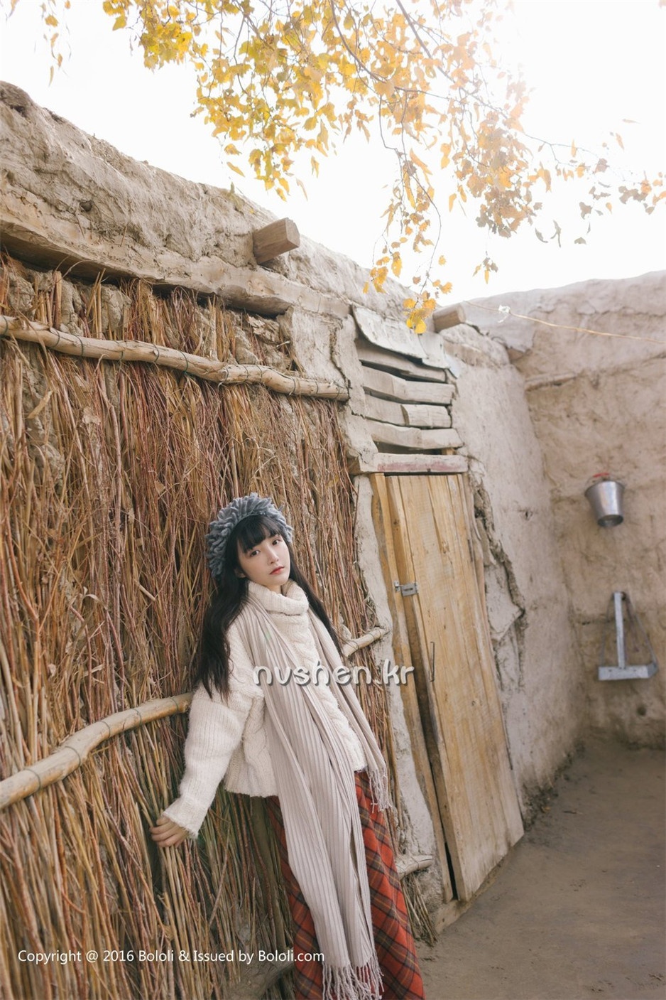 清纯美女萝莉之应沙漠旅拍写真