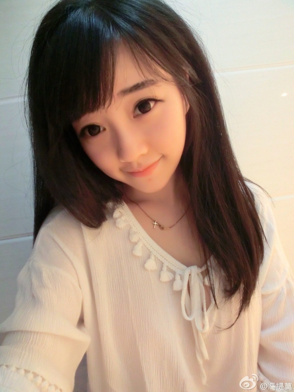 美女女主播冯提莫微博超萌私房照合辑