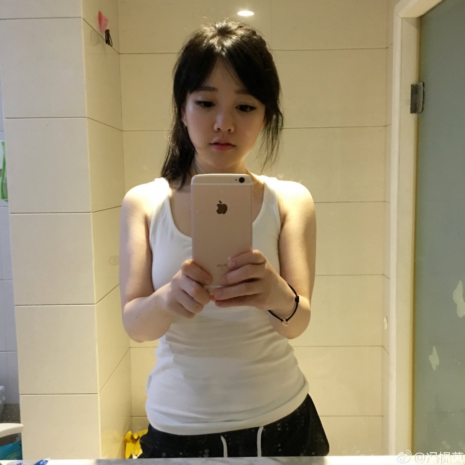 美女女主播冯提莫微博超萌私房照合辑