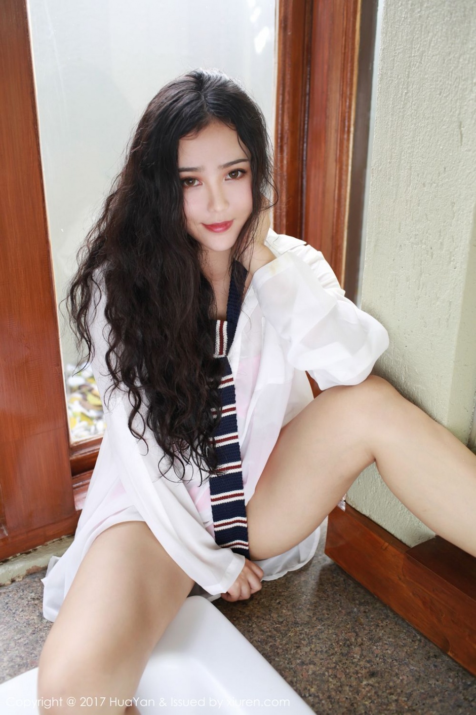 丰满肉感美女玛鲁娜Manuela性感写真图片