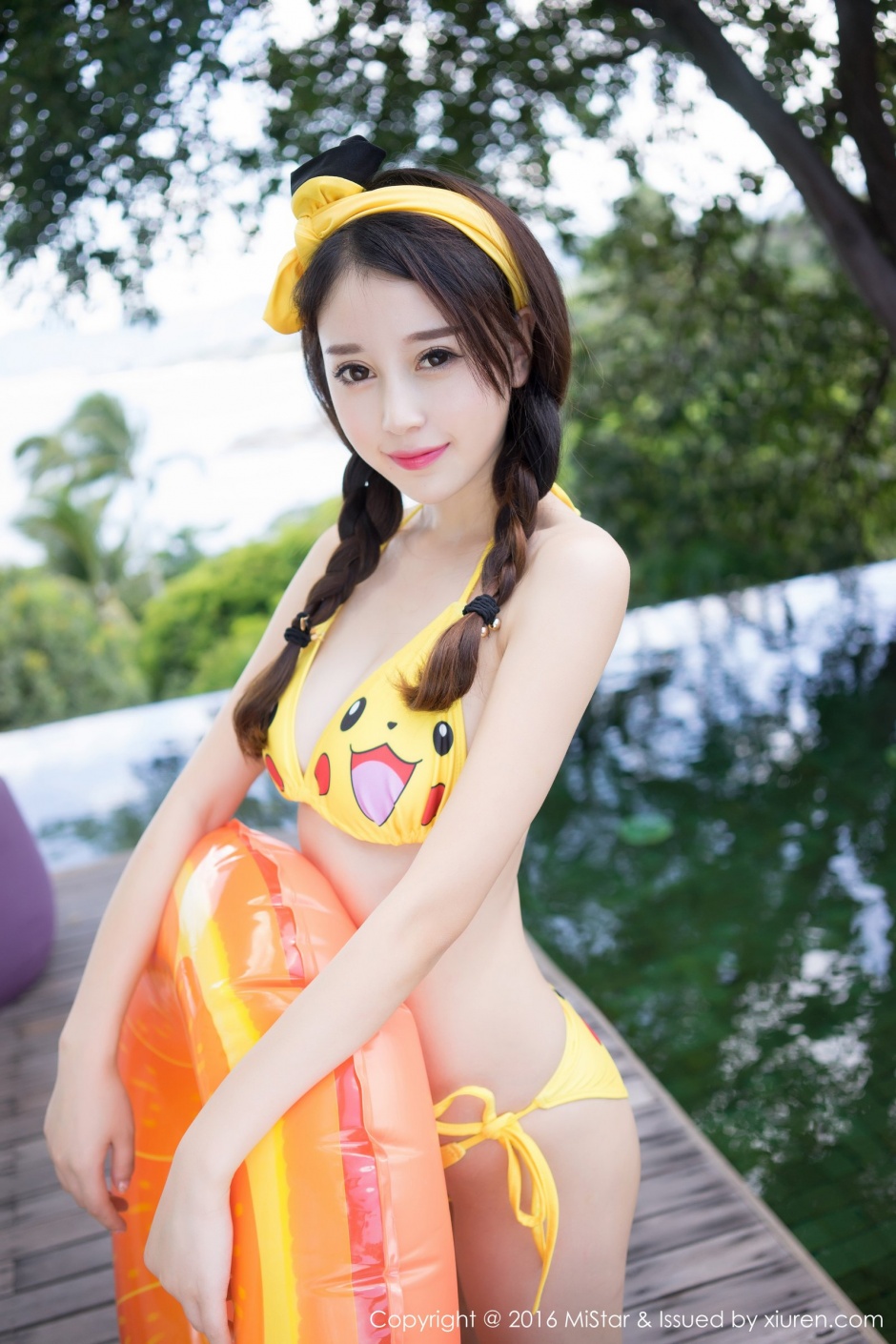 90后小美女赵小米Kitty性感美胸诱惑图集