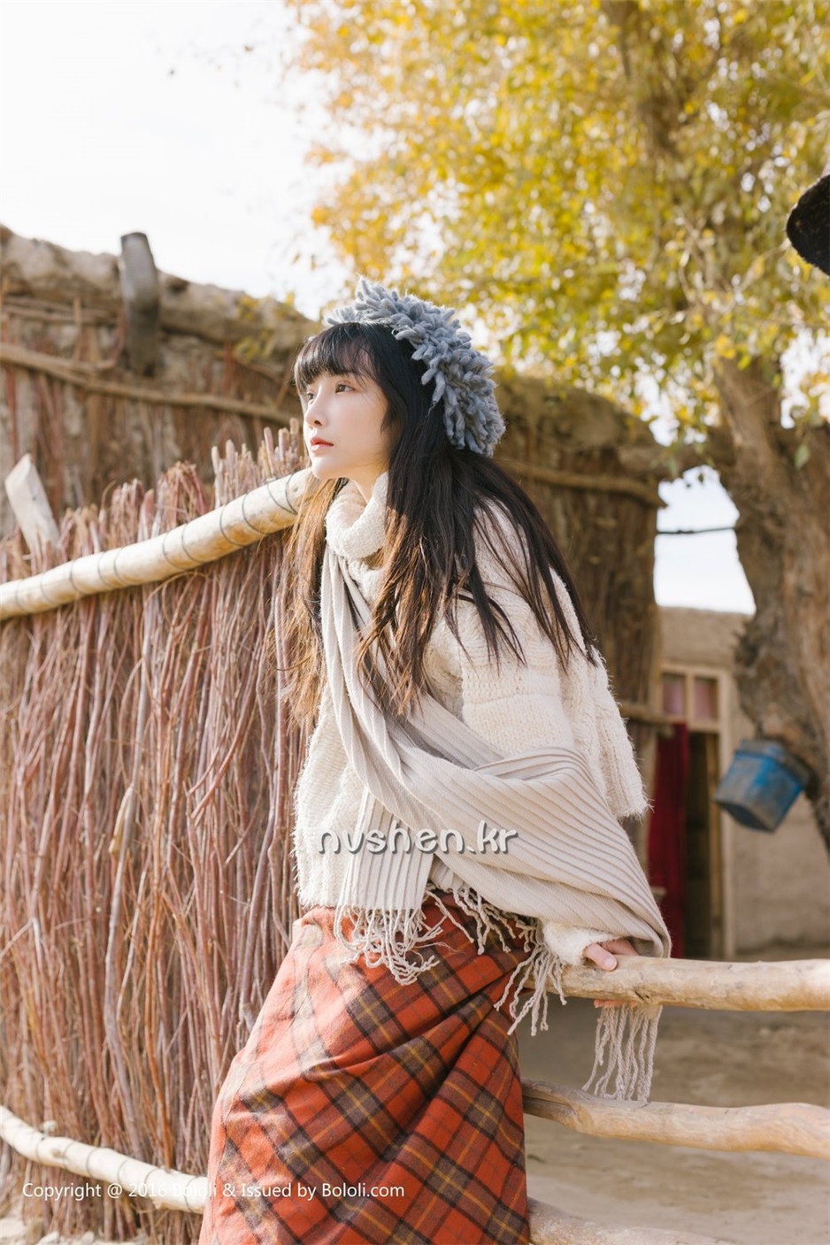 清纯美女萝莉之应沙漠旅拍写真