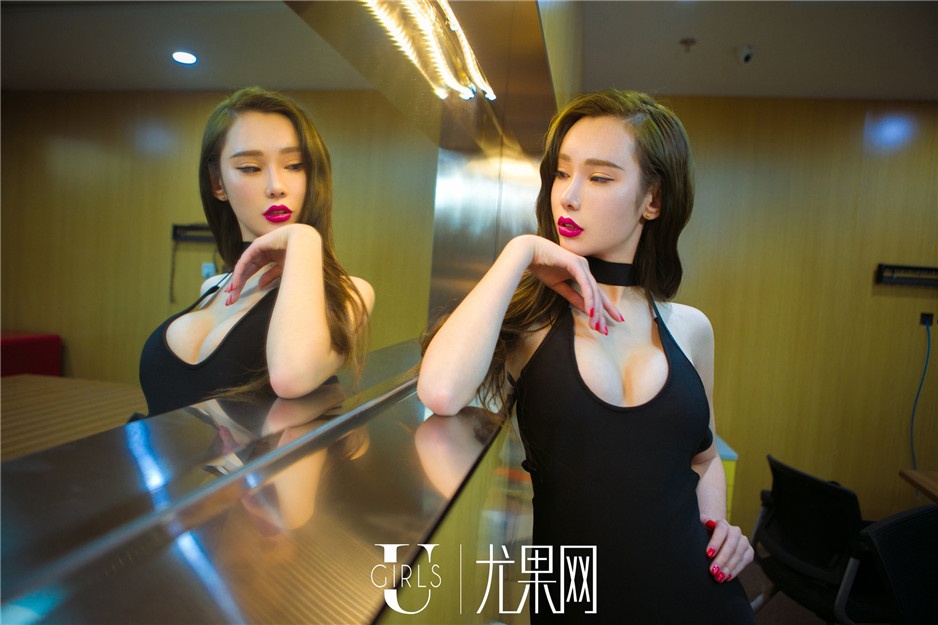 时尚性感美女萌琪琪诱惑写真图片