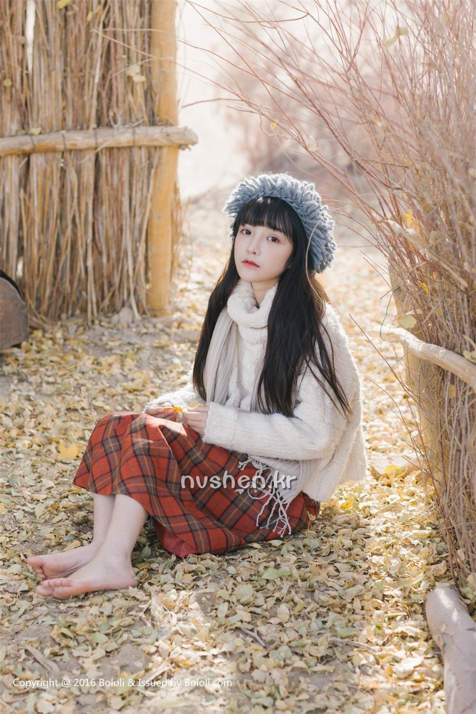 清纯美女萝莉之应沙漠旅拍写真