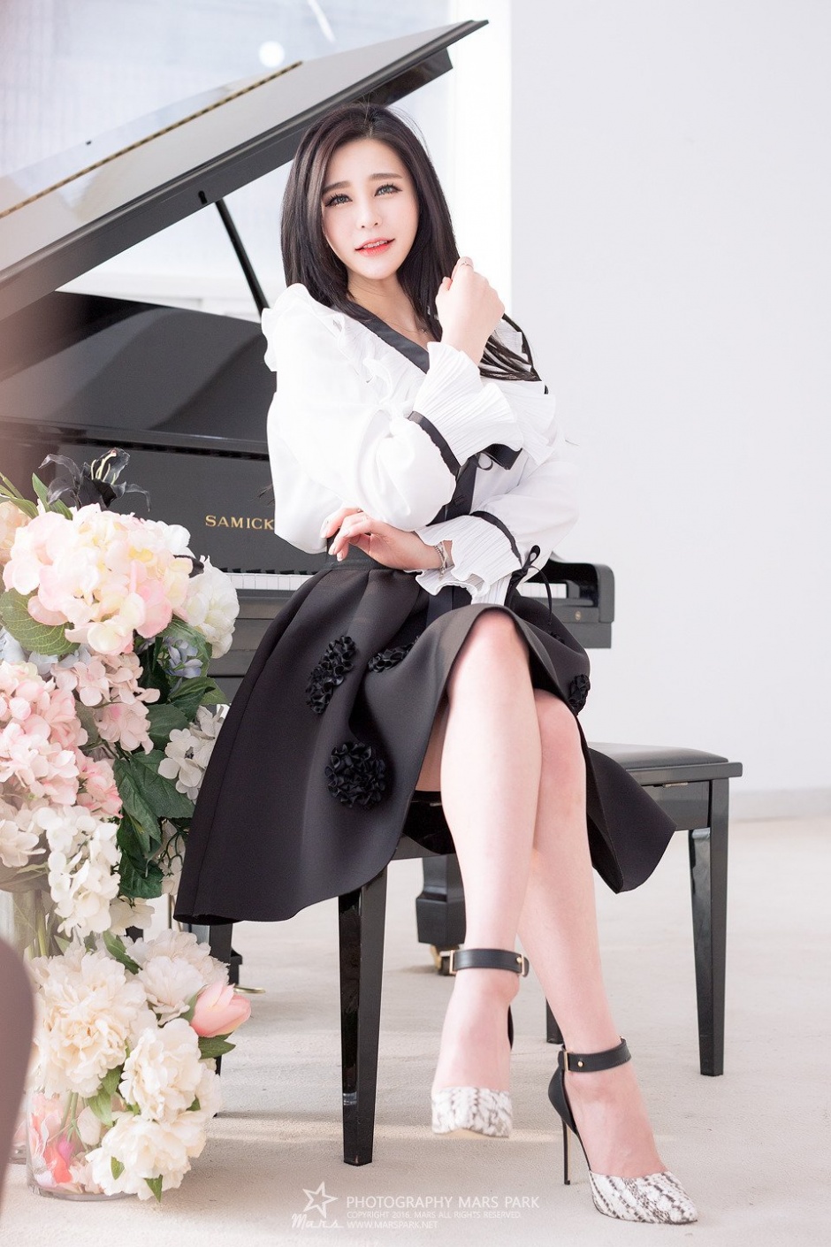 韩国气质美女朴秀京养眼写真图片