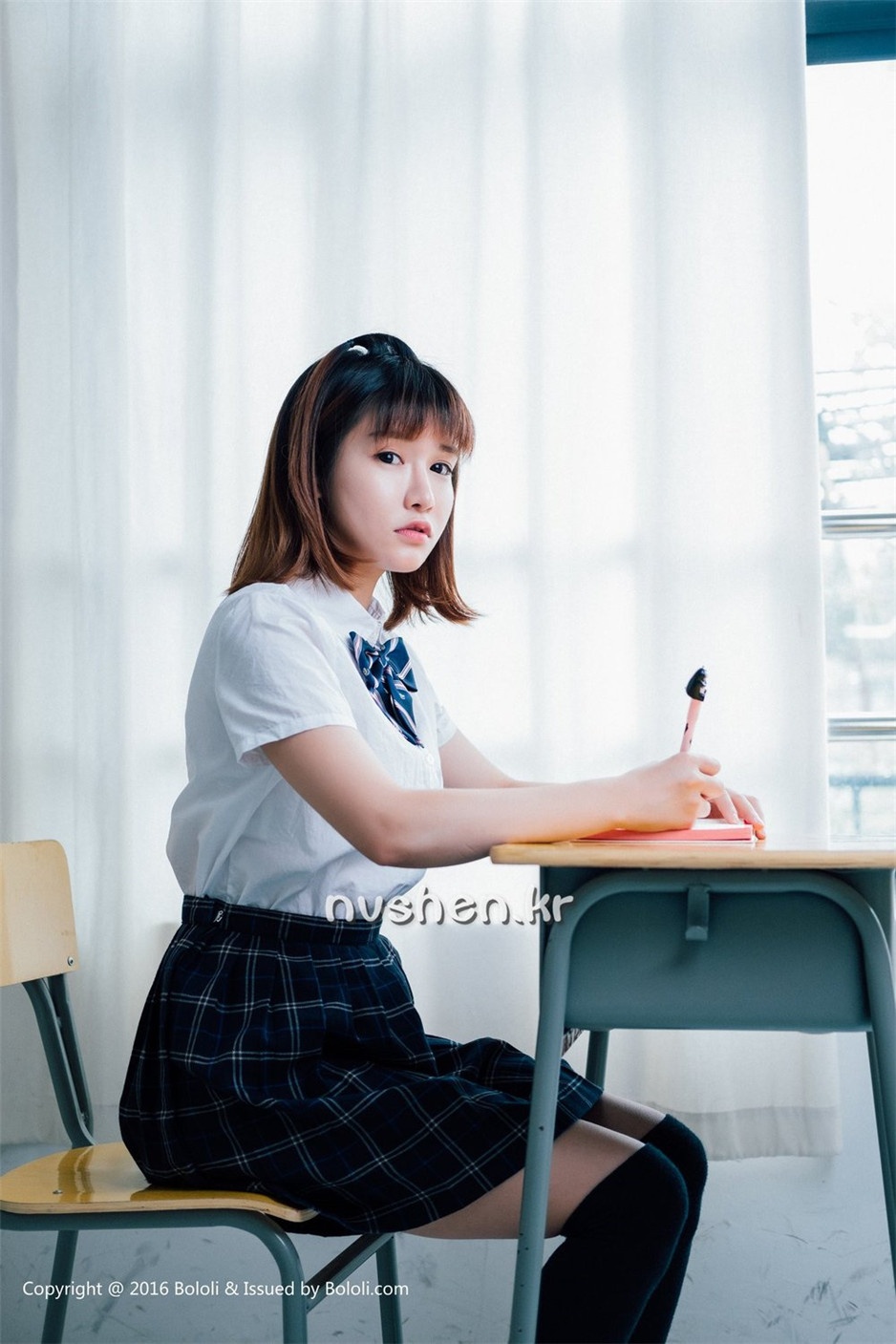 波萝社美女萌萌学生制服写真内衣诱惑