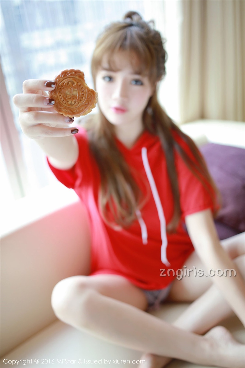 模范学院徐cake圣诞制服写真巨乳诱人