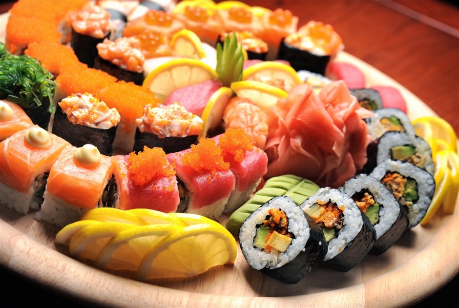 日本寿司小拼盘图片 好吃的日本寿司美食高清图片