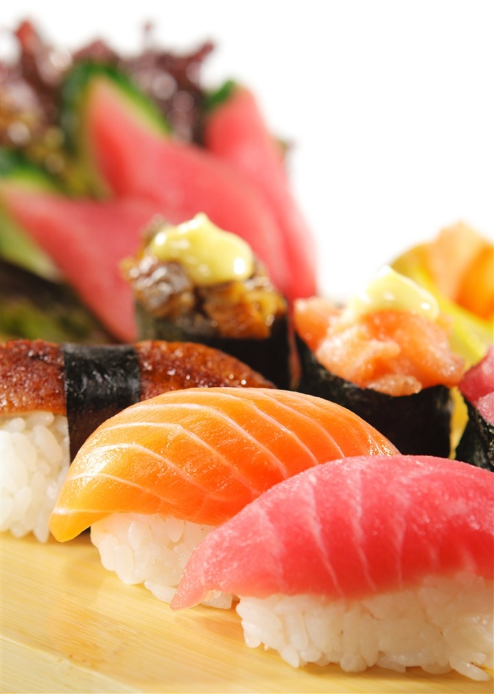 炙烧三文鱼寿司图片 美味的三文鱼寿司素材精选图片