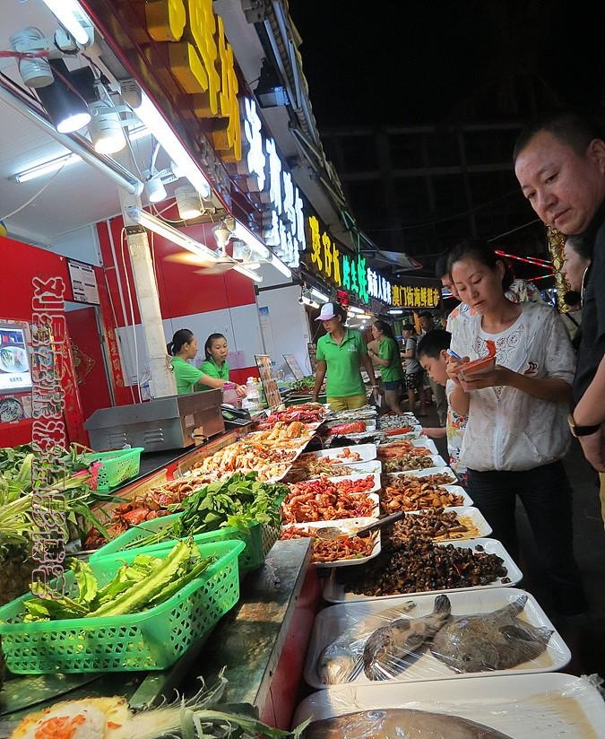 三亚大排档吃海鲜宴 馋虫大动