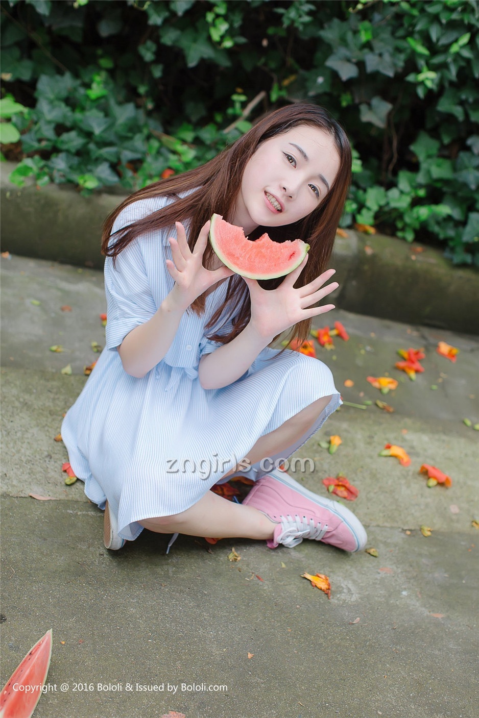 [Kimoe激萌文化]嫩模沈欣雨街拍写真清纯迷人