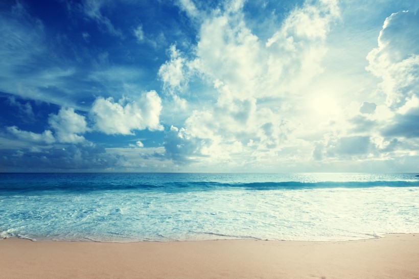 唯美海浪图片大全  海浪沙滩唯美风景壁纸