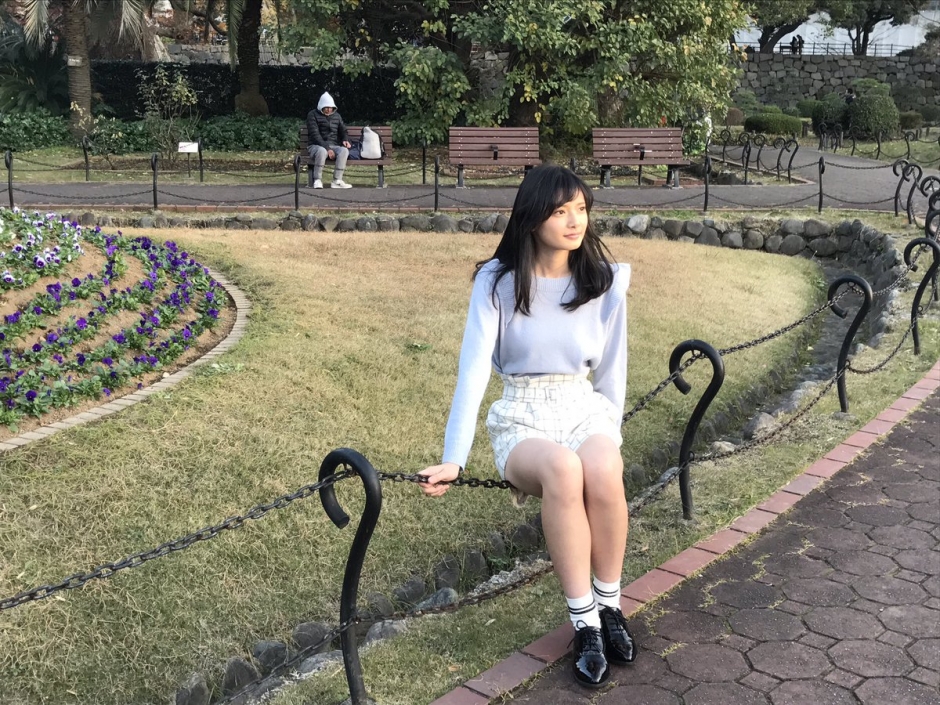 日本美女青岛心甜美写真大眼迷人