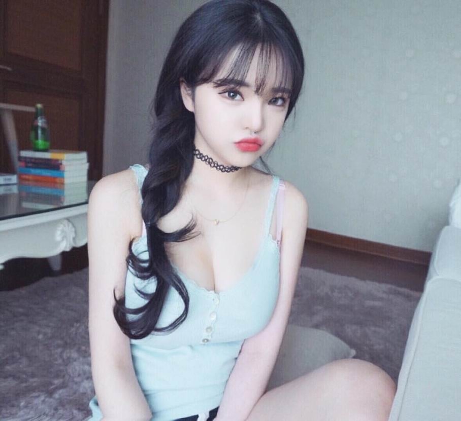 韩国美女孙敏敬性感自拍私房照