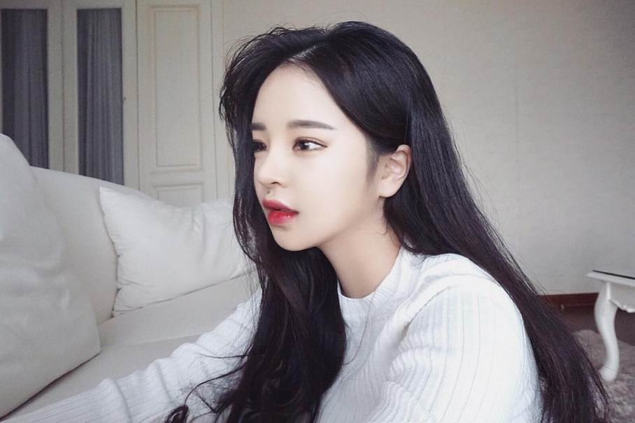 韩国美女孙敏敬性感自拍私房照