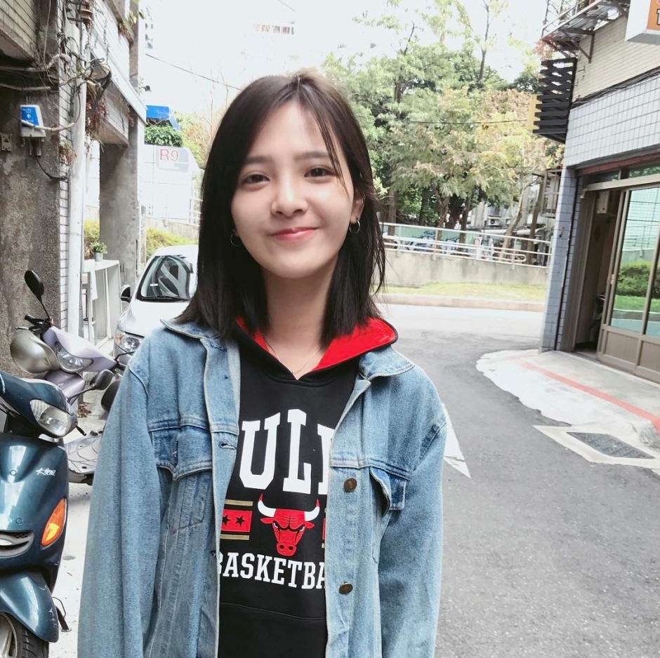 短发美女吴子霏生活写真甜美迷人