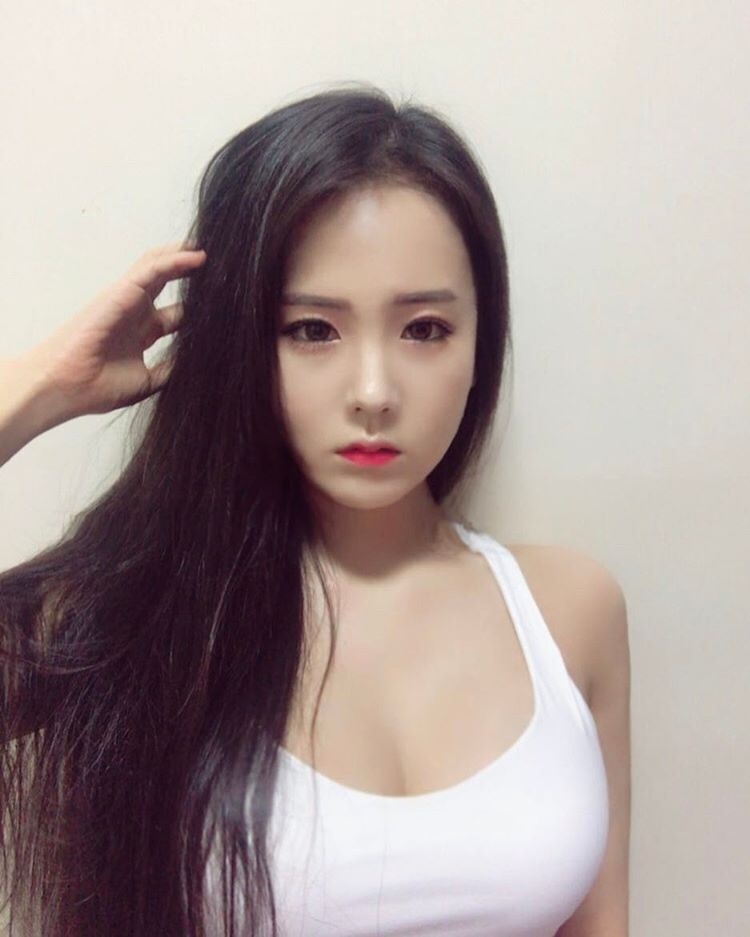 韩国美女池仁月性感自拍照巨乳诱惑