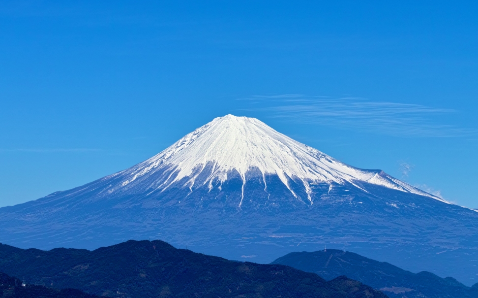 日本富士山雄伟风光高清桌面壁纸