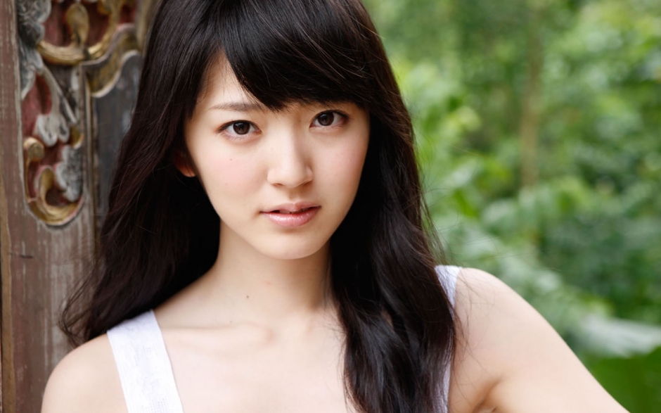 日本美女铃木爱理蕾丝公主裙清纯写真壁纸