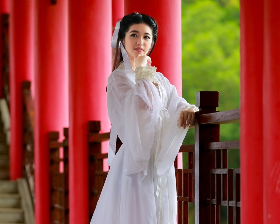 古装美女宽屏壁纸 红楼梦古装美女妩媚诱惑性感图片