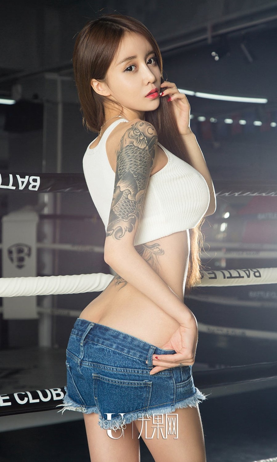 尤果网美女琪歌拳台性感写真酥胸诱人