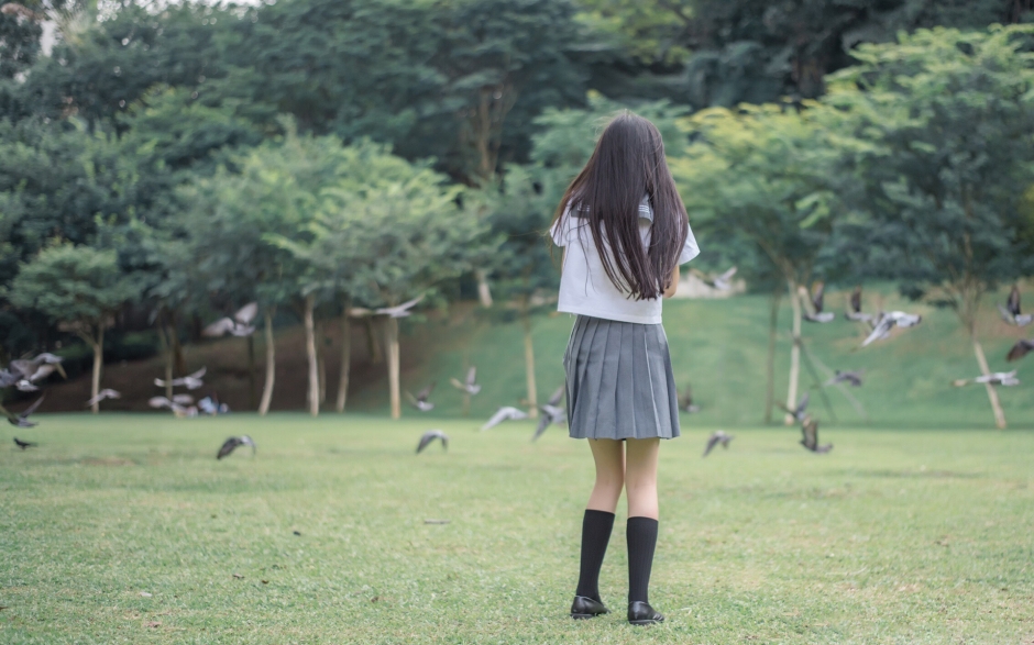 小清新水手服制服少女户外写真壁纸