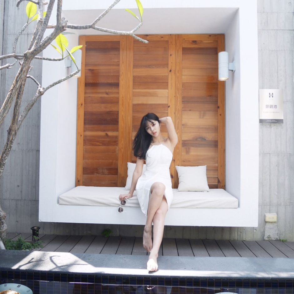 美女空姐心心ELLY甜美私房照长腿迷人