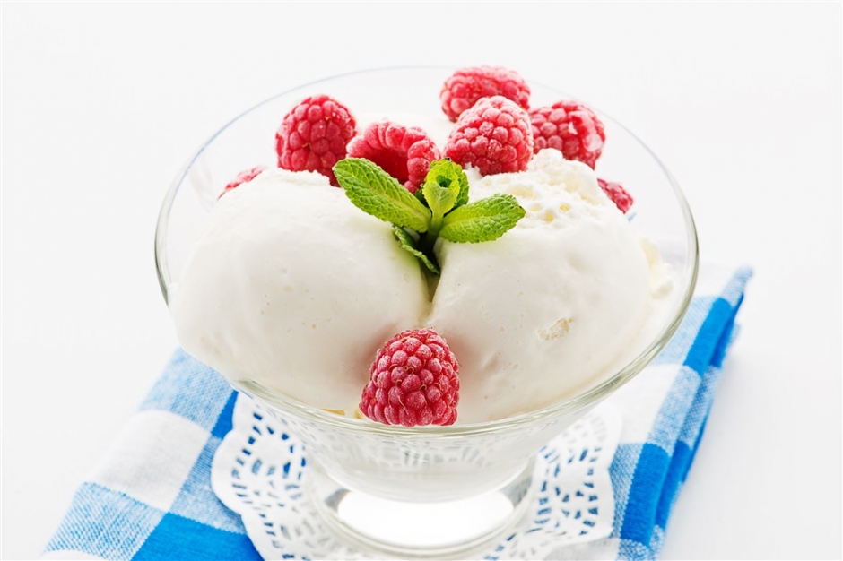 草莓冰淇淋图片 好看的草莓冰淇淋图片