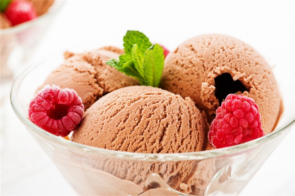 草莓冰淇淋图片 好看的草莓冰淇淋图片