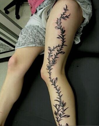 时尚女性腿部长型漂亮好看的花藤纹身