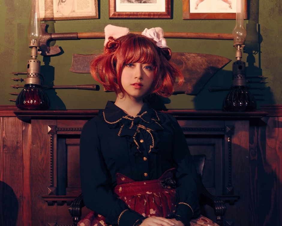 日系Lolita美少女室内写真电脑图片