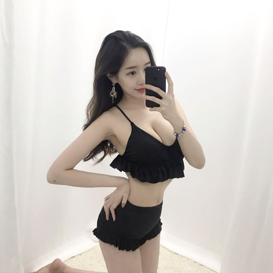 韩国美女模特Glamthes比基尼私房照