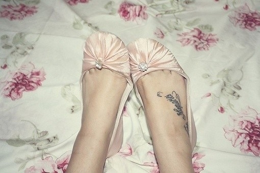 纹身图案脚踝女生英文字母 女生简单皇冠脚踝英文纹身图案