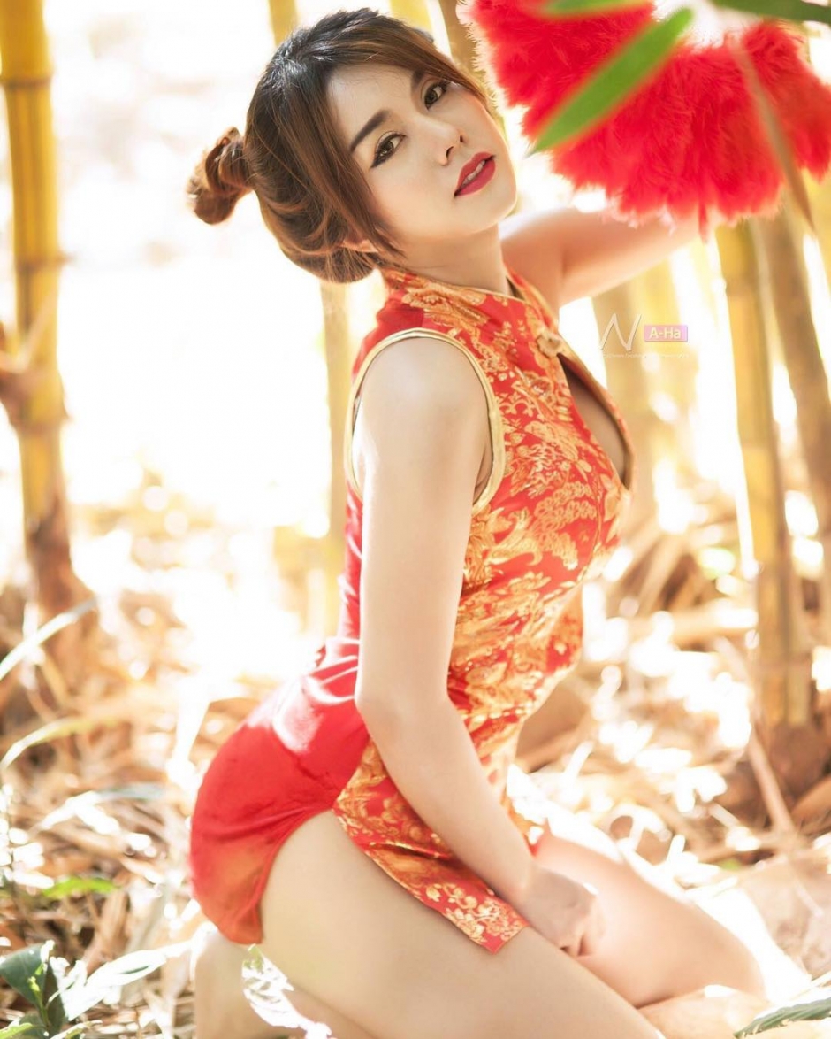 泰国美女Narumon Yasachai泳装性感写真