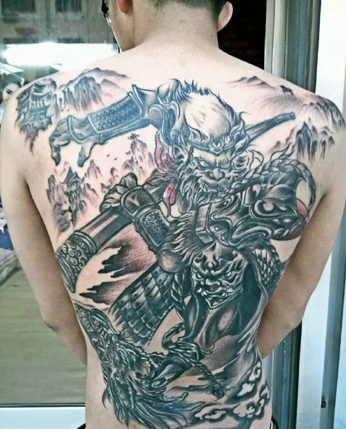 传统纹身满背 超级霸气的满背传统花旦纹身图案