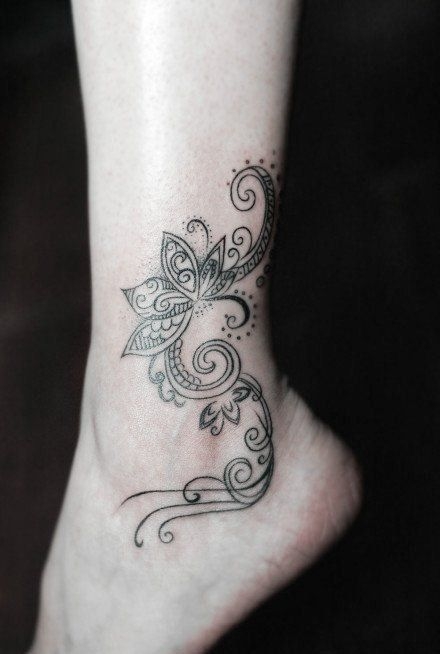 脚踝花纹身 脚踝部漂亮的花藤纹身